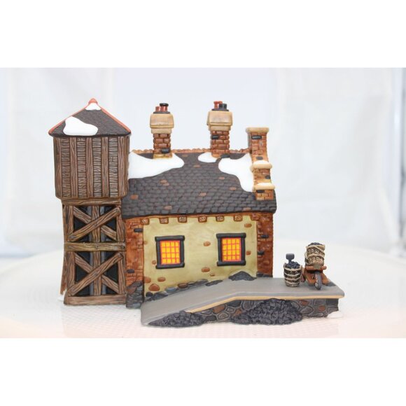 Dept 56 Diskens Village - The Locomotive Shed & Water Tower - Picture 2 of 6